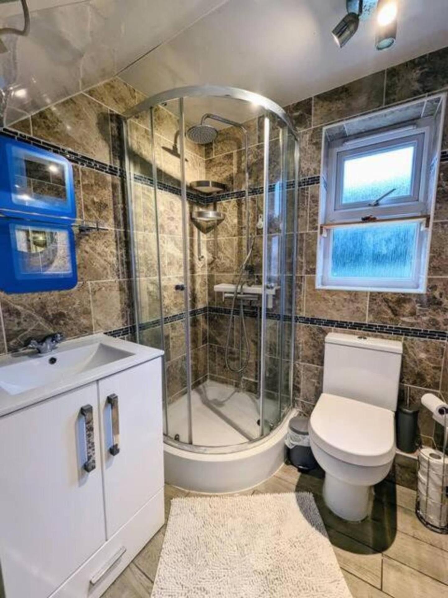 2 Bedroom Home With Driveway Close To Quayside Гейтсхед Экстерьер фото